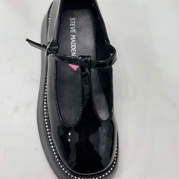 Steve Madden Black T-Strap Shoes - Picture 5 of 5
